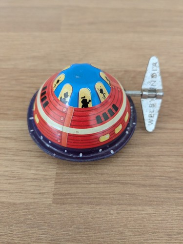 Wind tin toy - up, vintage