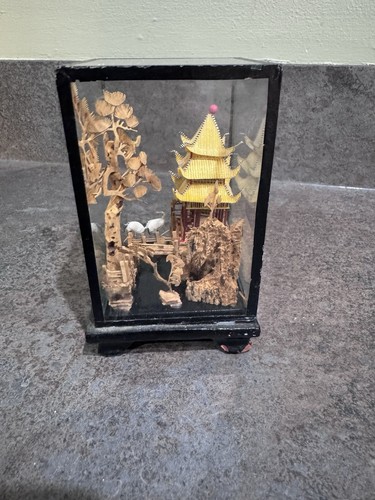 Vintage bamboo diorama box - diorama,