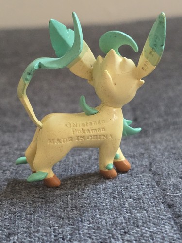 Leafeon pokemon figure - leafeon,