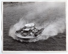 1960 British Hovercraft NRDC SR-N1 Flying Saucer on Thames River Orig News Photo
