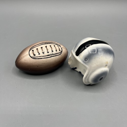 Vtg salt pepper shakers - salt, set