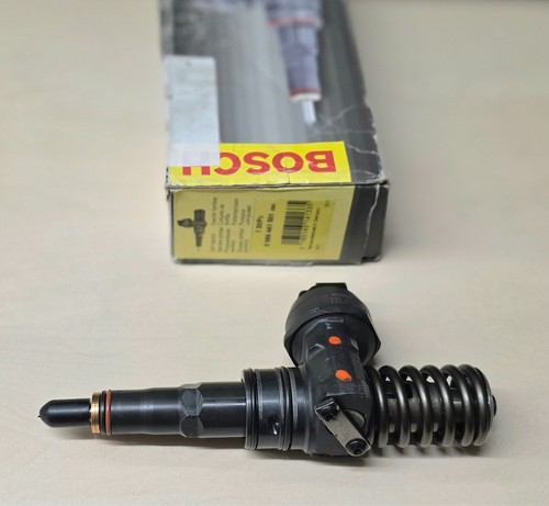 Diesel fuel injector - injector, audi