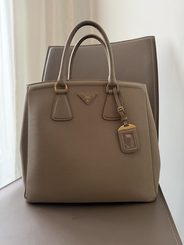 Prada saffiano galleria taupe - galleria,