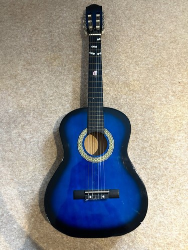 Full size classical acoustic - size,