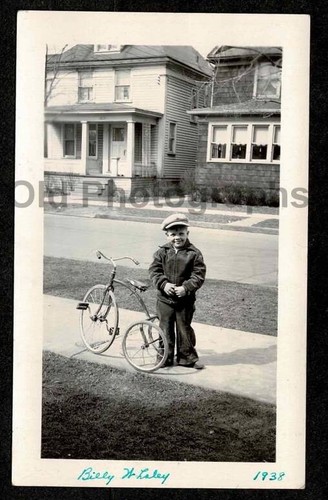1938 city sidewalk - city,