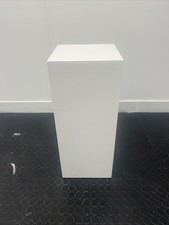 White gallery display - display, plinth