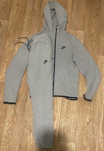 Grey nike tech fleece worn - tech,