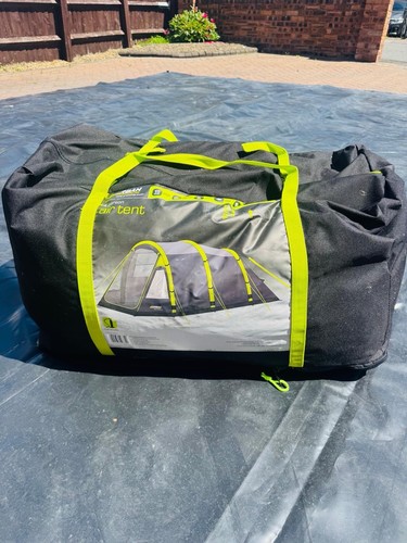 Urban escape person - urban, tent