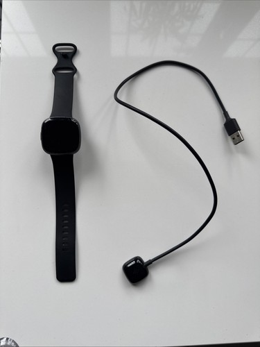 Fitbit versa smart - versa, 4