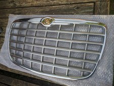 Chrysler 300C Front Grill -
