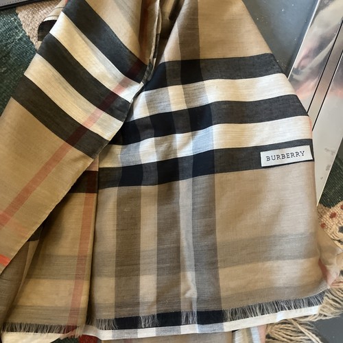 New genuine burberry scarf - new!,