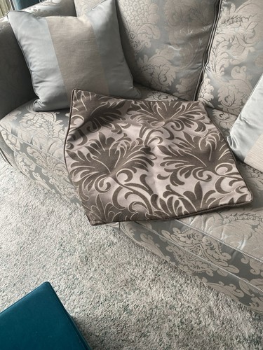 Large inch cushion - 21,