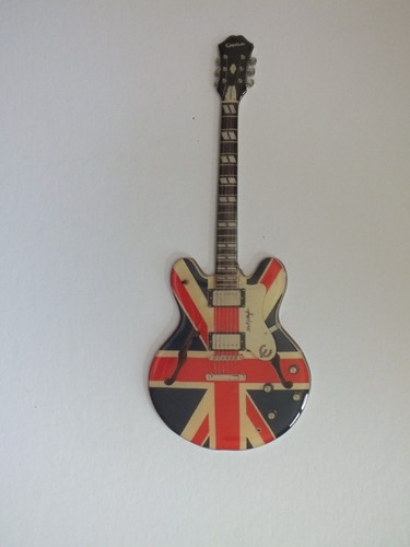 Noel gallagher oasis guitar - noel,