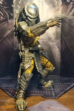 2004 AvP Scar Predator Statue