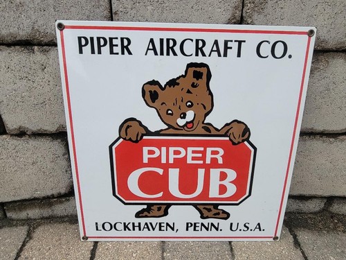 Piper cub aircraft - piper, porcelain