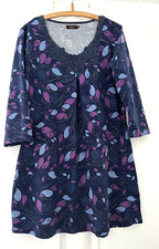 AMARI. BLUE PRINT KNIT JERSEY TUNIC DRESS/LACY TRIM. BO HO HIPPY. SIZE 4