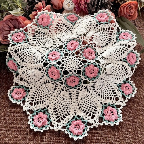 Vintage hand crochet - 17",