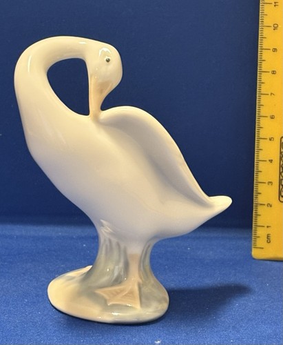 Lovely lladro porcelain - lovely,