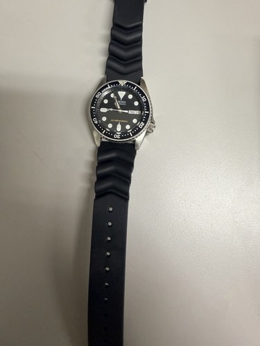 Seiko men black watch - seiko,