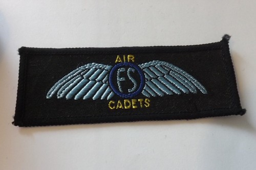 Military cloth badge royal air - royal,