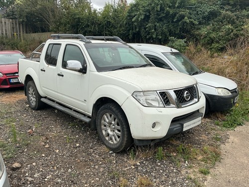Breaking nissan navara outlaw - breaking,