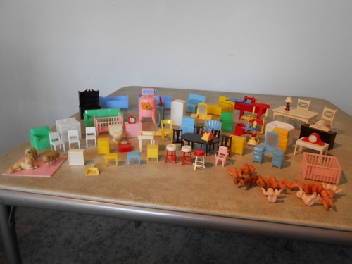 Vintage minature doll house - vintage,