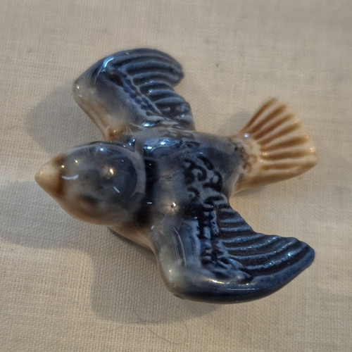 Wade blue bird figurine - wade,