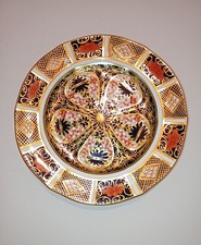 Royal Crown Derby 1128 Imari Wavy Edge 15.5 cm Side Plate. 