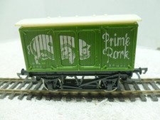 Hornby R216 OO Gauge 4-Wheel "Prime Pork" Box Van Wagon
