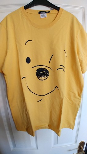 Winnie the pooh bear - pooh, smile