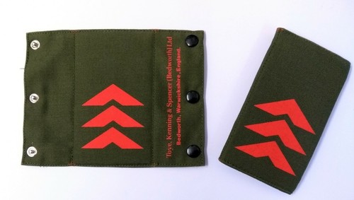 Shoulder epaulettes three red - shoulder,