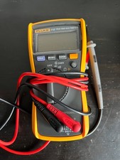FLUKE 113 TRUE RMS MULTIMETER