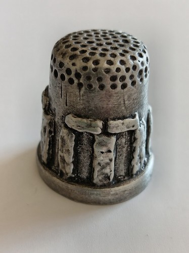 Stonehenge pewter thimble 2004 - stonehenge,