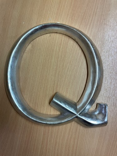 Posh graffiti decorative - q,