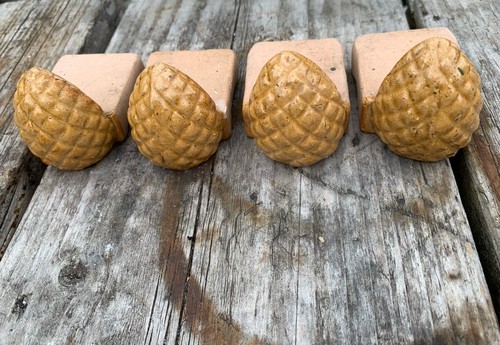 Vintage plant pot - 4, feet