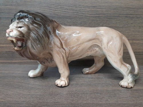 Melba ware lion - lion, figurine