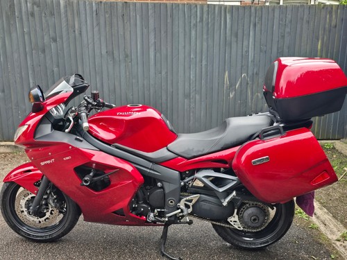 Triumph sprint 1050 - gt,