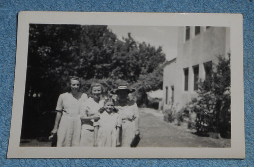 Vintage photo young girl - photo,