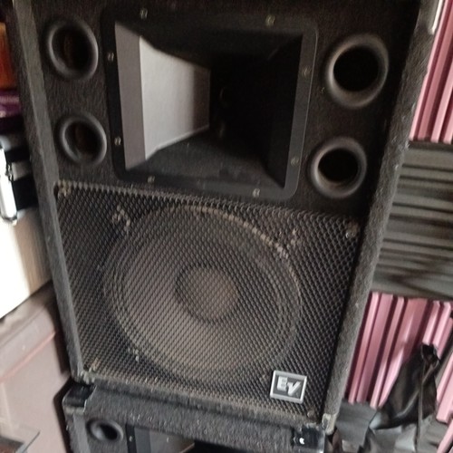 Speakers x 2 - ev,
