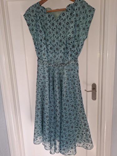 1950s women blue floral - 1950s,
