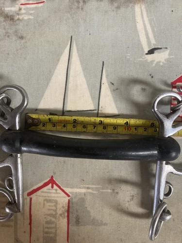 Rubber pelham with curb - rubber,