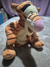Disney's Bouncing And Singing Sitting Tigger Toys Teddy Gift Xmas Sing Along