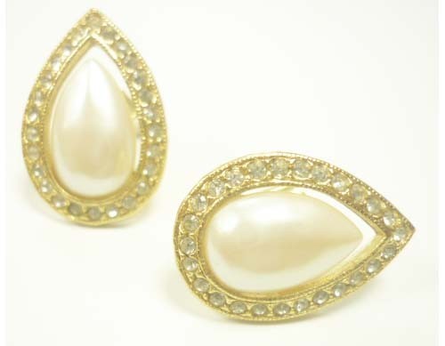 Vintage simulated pearl - simulated,