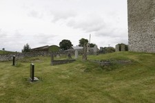 Photo 6x4 Churchyard near the
