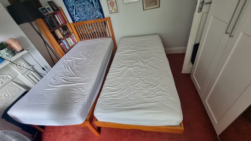 Wooden single trundle bed - bed,