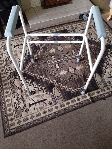 Adjustable toilet frame - toilet,