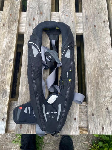 Life jacket adult self - jacket,