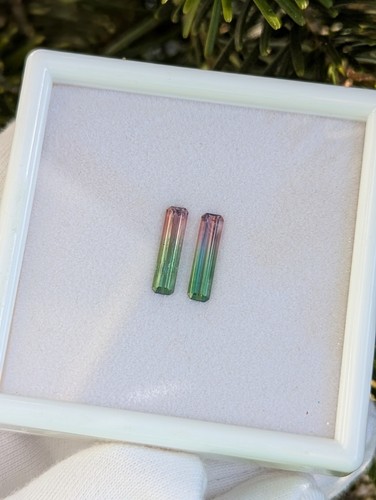 6ct pair watermelon - 2.6ct,