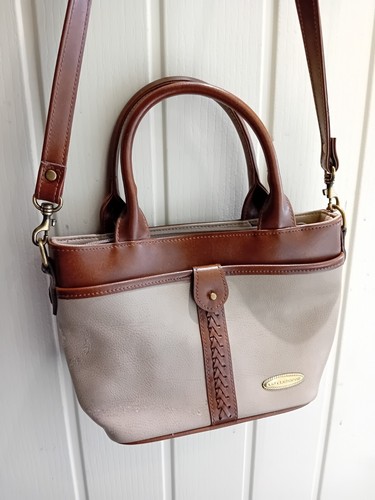 Liz claibourne small beige - claibourne,