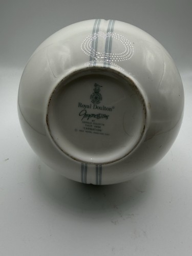 Royal doulton bowl - royal,